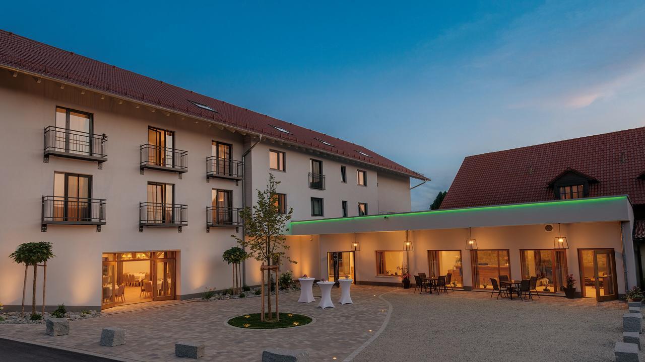Gasthaus Forster Am See - Eching Bei Landshut ภายนอก รูปภาพ